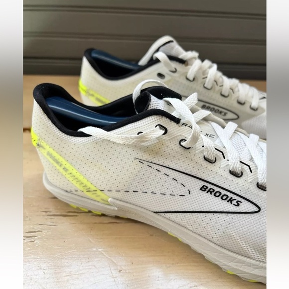 Brooks Shoes  Womens 9 Draft XC Running Sneakers White Mesh Spikes 1000391D129 - Picture 5 of 8